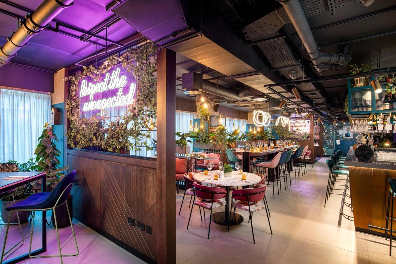 Yotel Manchester Deansgate Exterior foto Restaurant interior design