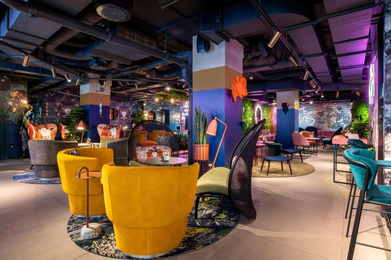Yotel Manchester Deansgate Exterior foto Interior of the hotel