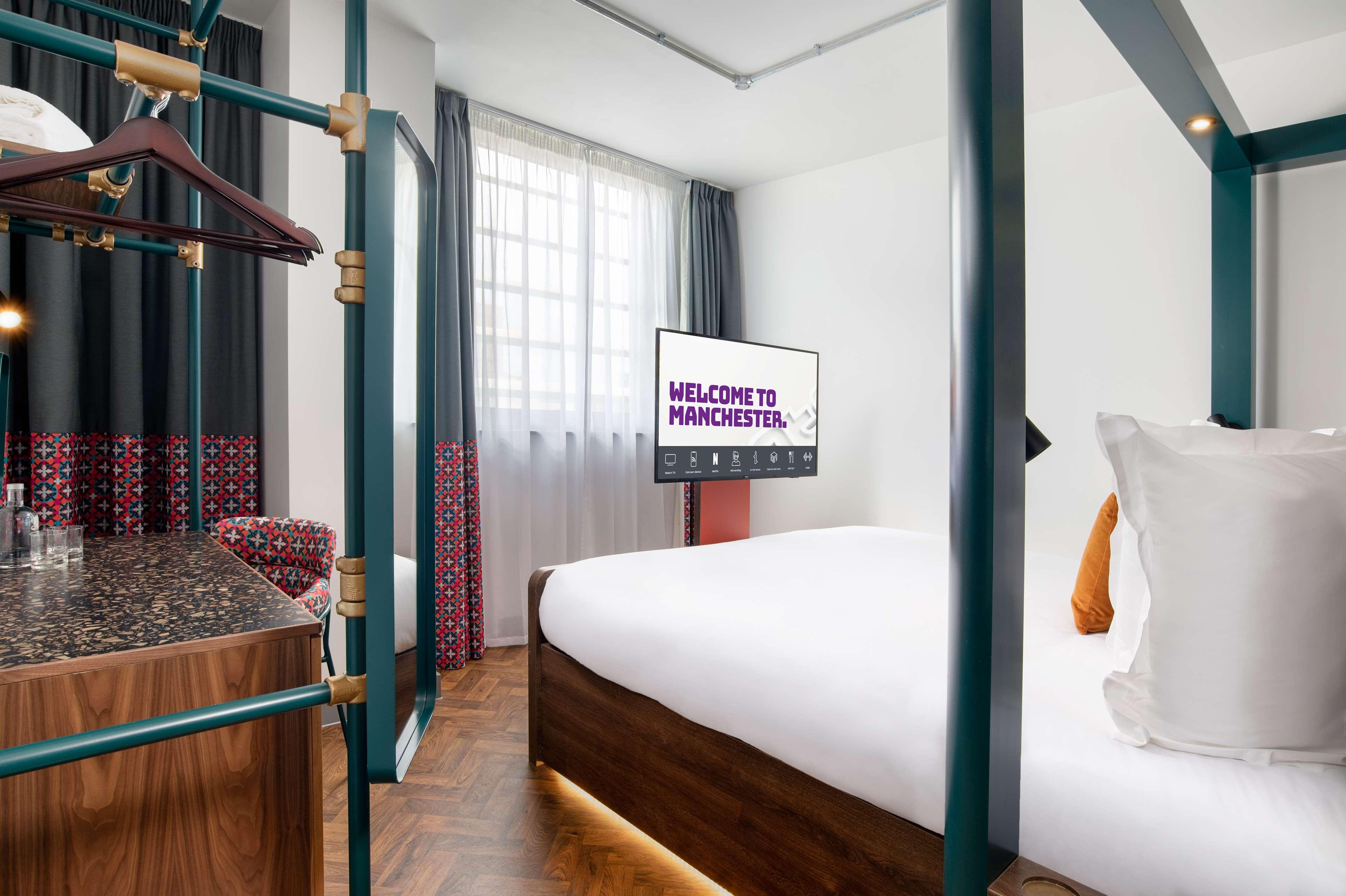 Yotel Manchester Deansgate Exterior foto Welcome to Manchester