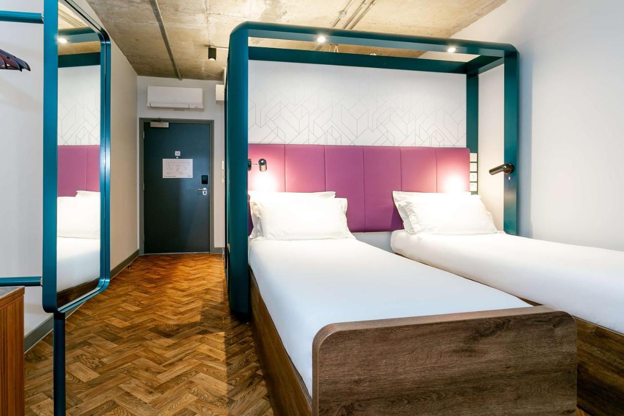 Yotel Manchester Deansgate Exterior foto Room interior